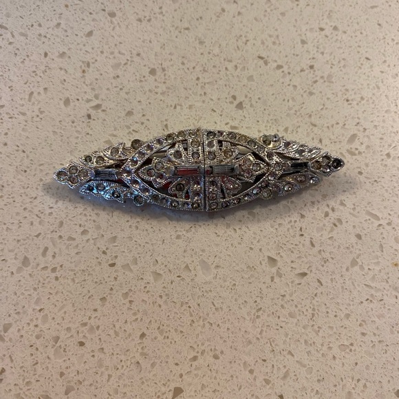 Stunning silver tone brooch can become lapel chips. This was very in big 1930’s - Picture 5 of 11